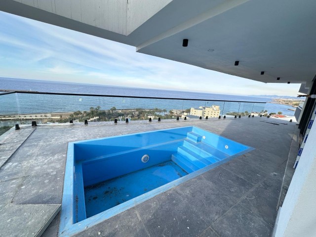 Luxuriöse 4+1-Wohnung mit privatem Pool im Zentrum von Kyrenia steht zum Verkauf