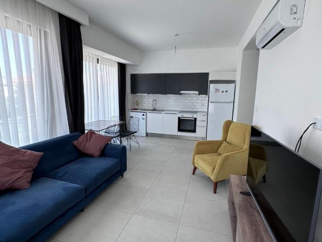 LUXUS-2+1-WOHNUNG ZU VERMIETEN IM KYRENIA-ZENTRUM