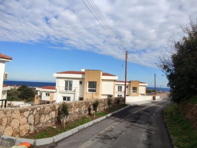 Girne Alsancak'ta 3+1 Özel Havuzlu Bungalow