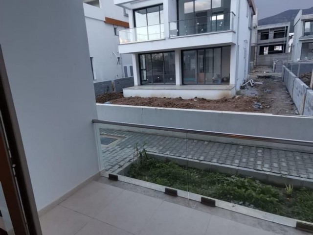 Flat To Rent in Alsancak, Kyrenia