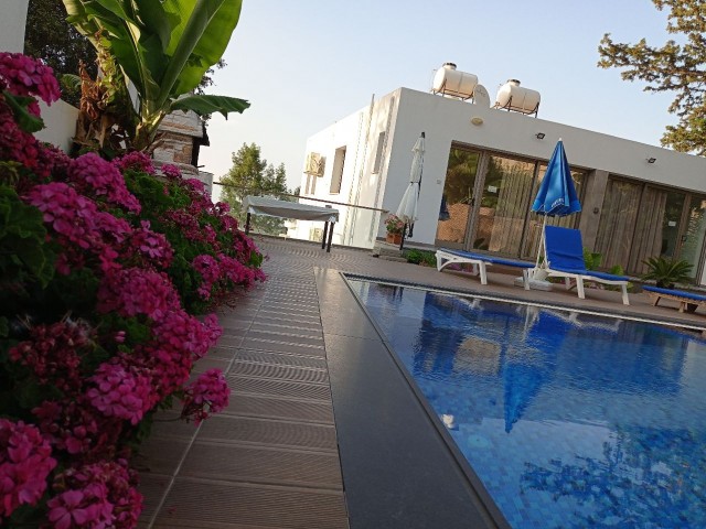 4+2 Villa with Private Pool for Daily Rent from the Owner ** 