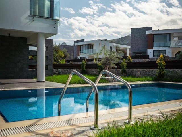 4 + 1 Duplex Villen mit Pool Option zum Verkauf in ausgezeichneter Lage in Kyrenia Ozanköy ** 