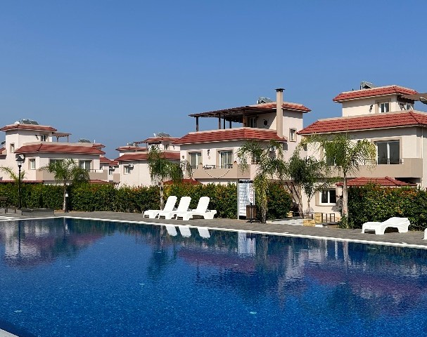 Pier, in der Nähe des Arkin Hotels, in einem neuen Komplex, komplett eingerichtete Villa mit Meerblick