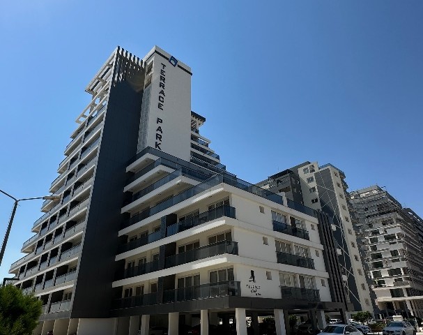 Luxusapartment mit Pool im Zentrum von Famagusta, 5 Minuten vom Meer entfernt