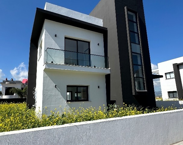 Brand new villa on the main road within walking distance to the sea