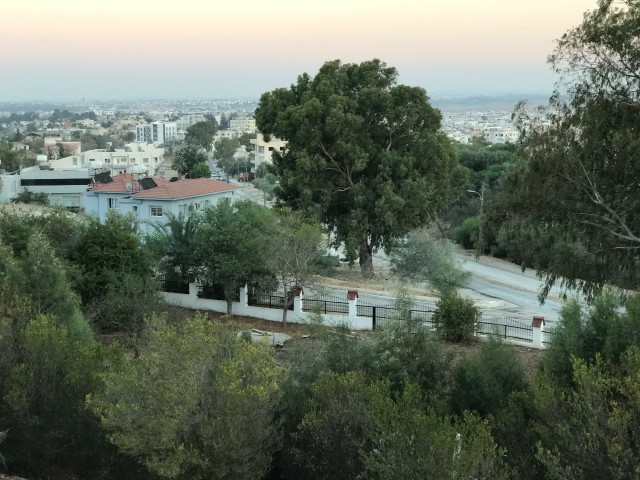 2 Hektar mit Blick auf die Berge und die Stadt auf dem Hügel der Liebhaber 860 m2 Einfamilienhaus ** 