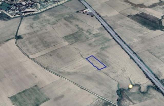 Land for sale in Pirhanda, 100 meters from the main road