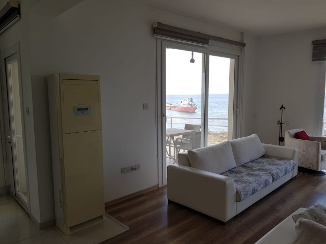 Fully furnished 3 + 1 apartment for sale in a beachfront complex in Famagusta Gülserende