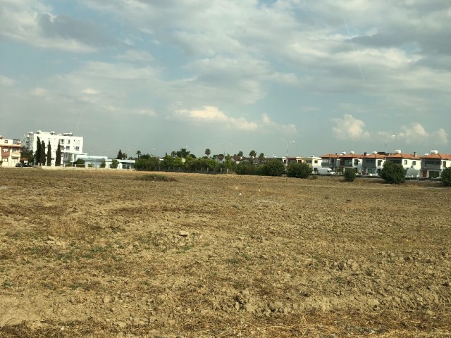 Turkish land for sale in Mitreeli, in a decih area near the Nicosia-Guzelyurt highway ** 