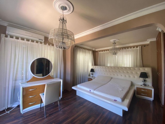 Girne Merkezde 3+1 eşyalı havuzlu Ticari villa 1500 STG / 0548 823 96 10