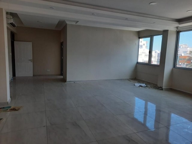 Karakum'da Ticari izinli 400 m2 iş yeri 1500 STG / 0548 823 96 10