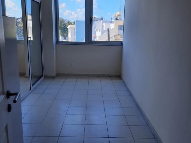 Karakum'da Ticari izinli 400 m2 iş yeri 1500 STG / 0548 823 96 10