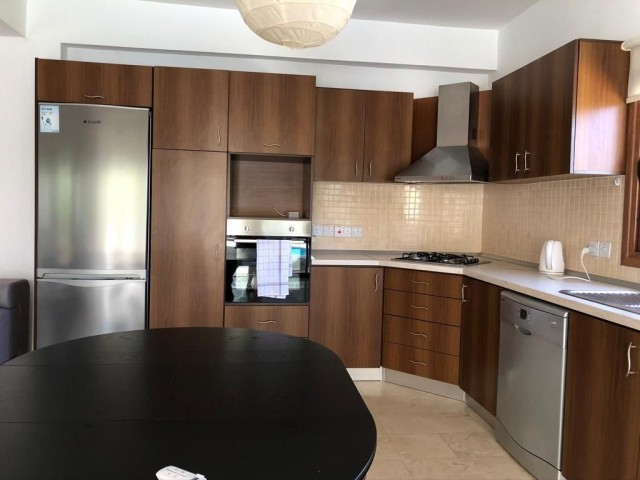 Çatalköy'de 3+1 ve 2+1 eşyalı havuzlu villa 2000 STG / 0548 823 96 10