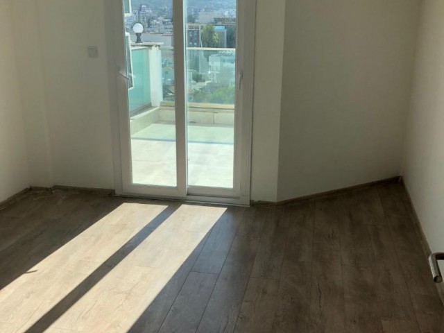 Karakum'da 2+1 luks eşyalı penthouse 1000 STG / 0548 823 96 10