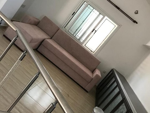 Zeytinlik'de 3+1 eşyalı villa 800 STG / 0548 823 96 10