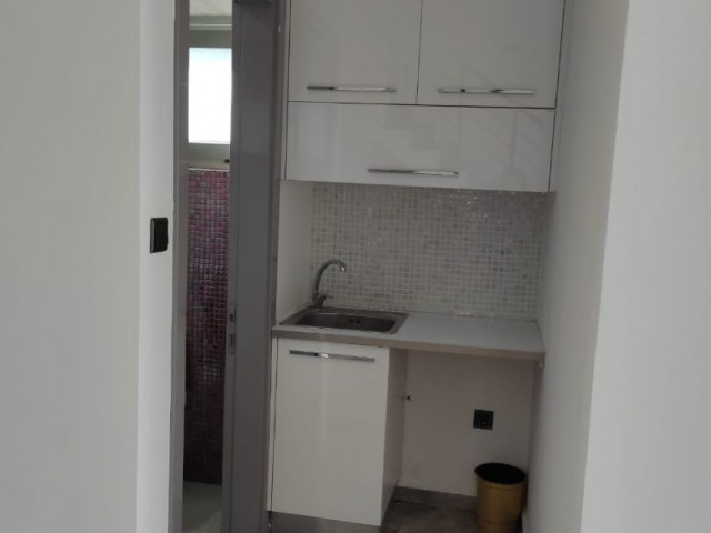 Merkez'de 60 m2 kiralık dükkan 600 STG / 0548 823 96 10