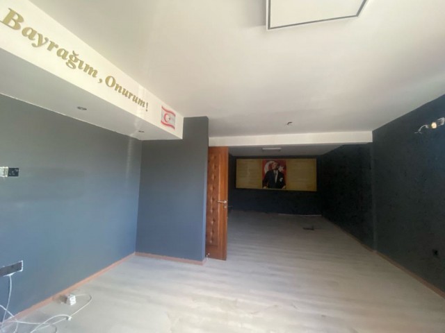 COMMERCIAL BUILDING FOR LEASE 3000 STG / 0548 823 96 10 ** 