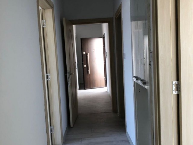 Near the new municipality 3+1 unfurnished 600 Stg / 0548 823 9610 ** 