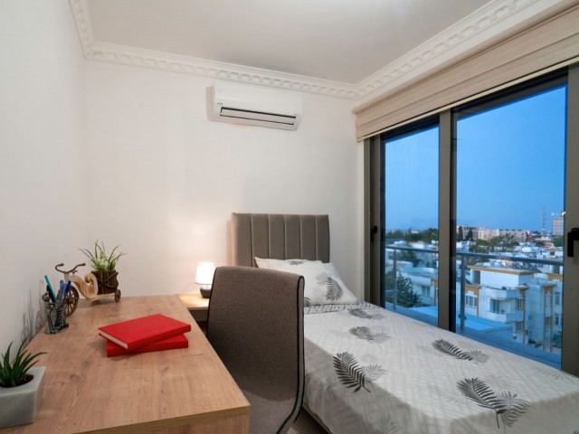 2+1 Penthouse-Wohnung Zur Miete In Kyrenia Zentrum / Voll Möbliert ** 