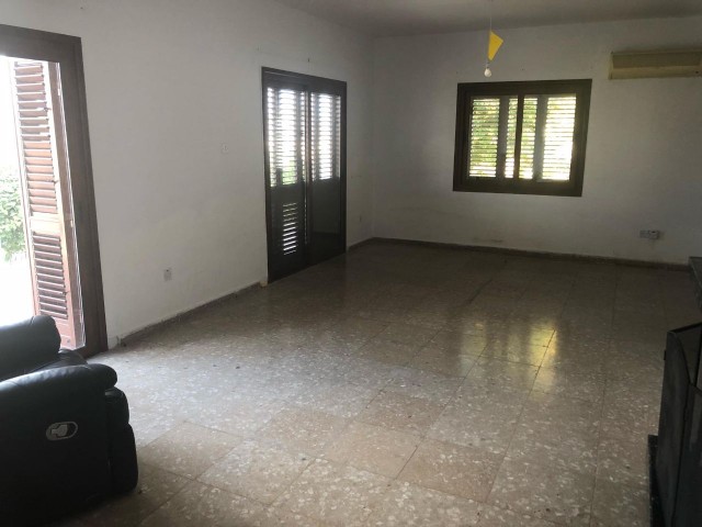 3 + 1 weiße Villa 800 STG / 0548 823 96 10 ** 