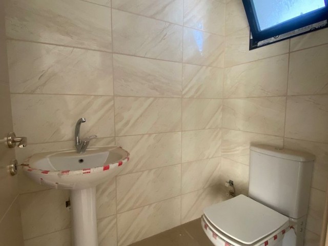 Lapta'da 95 m2 kiralık dükkan 500 STG / 0548 823 96 10