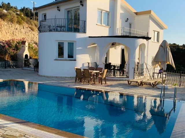 4 bedroom villa for rent in Kyrenia, esentepe