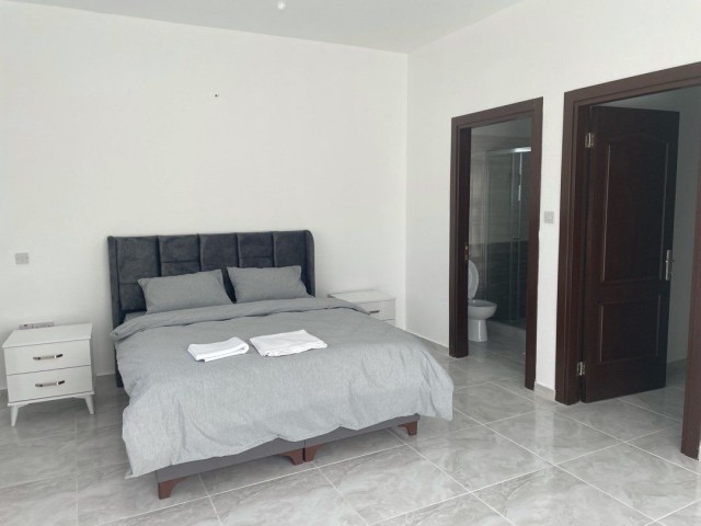 Girne Çatalköy Manzaralı Satılık 4+1 Villa