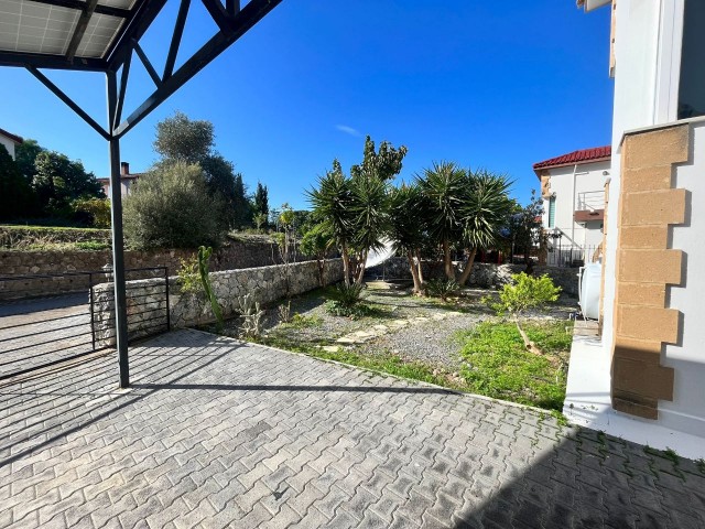 Kyrenia Karsiyaka 3+1 Villa zu vermieten / mit privatem Pool