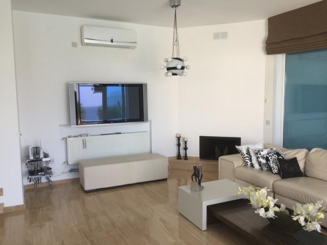 Girne Çatalköy Kiralık 4+2 Villa / Özel Havuzlu 