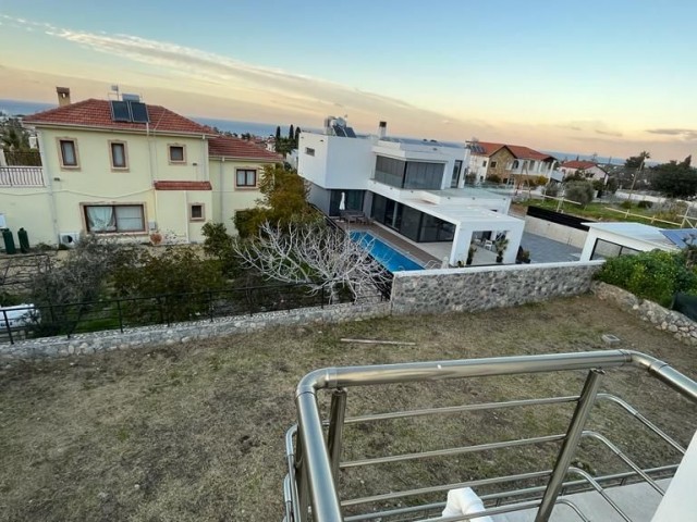 Girne Bellapais  Satılık 5+1 Villa