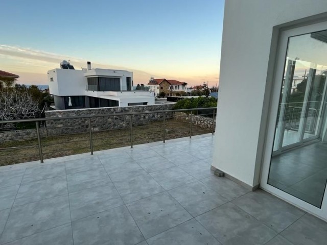 Girne Bellapais  Satılık 5+1 Villa