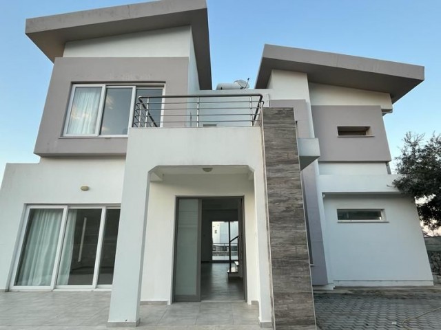 Girne Bellapais  Satılık 5+1 Villa