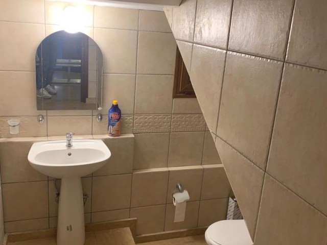 Girne Çatalköy’de  2+1  Kiralık Eşyalı /Ortak havuzlu Villa 