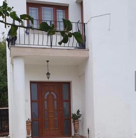 Girne Çatalköy’de  2+1  Kiralık Eşyalı /Ortak havuzlu Villa 