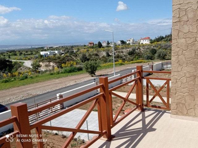 TAŞKENT'İN EN GÜZEL KONUMUNDA KUZEY-GÜNEY LEFKOŞA VE BEŞPARMAK DAĞ MANZARALI MODERN, PEYZAJI YAPILMIŞ BAHÇELİ MÜSTAKİL VİLLA