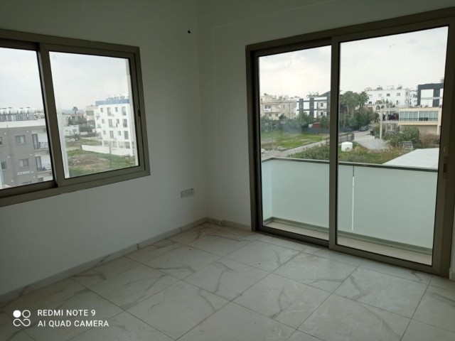 WIDE AND SPACIOUS (2+1) 90M2 PERFECT FLATS MADE WITH PERFECT 1st CLASS LABOR AND MATERIALS IN CENTRAL LOCATION IN GÖNYELİ ** 