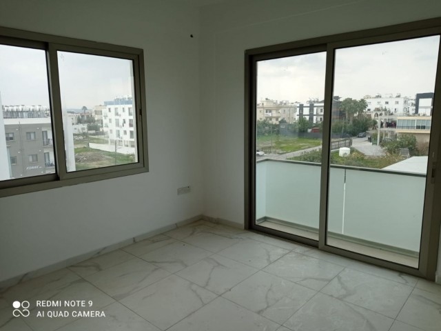 WIDE AND SPACIOUS (2+1) 90M2 PERFECT FLATS MADE WITH PERFECT 1st CLASS LABOR AND MATERIALS IN CENTRAL LOCATION IN GÖNYELİ ** 