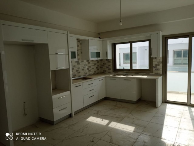 WIDE AND SPACIOUS (2+1) 90M2 PERFECT FLATS MADE WITH PERFECT 1st CLASS LABOR AND MATERIALS IN CENTRAL LOCATION IN GÖNYELİ ** 