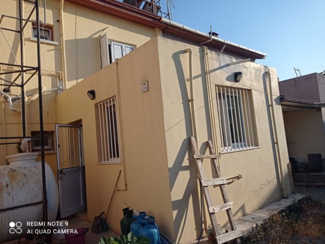 PERFECT LOCATION IN TAŞKINKÖY (3+1) 140M2 DETACHED DUPLEX FRONT AND BACK WITH GARDEN AND AUXILIARY ROOM, MADE IN TURKEY ** 