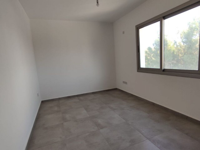 2+1 unfurnished flats for rent in Gönyeli, in a central location close to markets and stops ** 