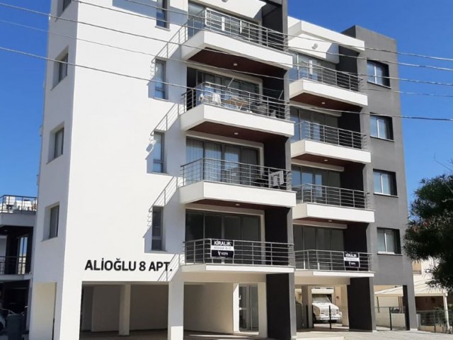 2+1 unfurnished flats for rent in Gönyeli, in a central location close to markets and stops ** 