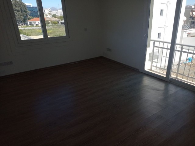 INVESTMENT WITH RENTAL GUARANTEED IN KAYMAKLI TERMINAL AREA (2+1) 90M2 LARGE SPACIOUS FLAT FOR SALE ** 