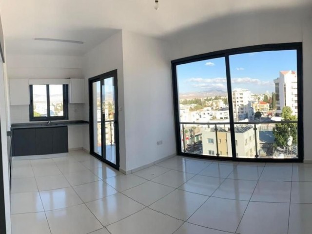 Luxury 2+1 apartment for rent in Yenişehir, within walking distance of Merit hotel in the center of the city ** 