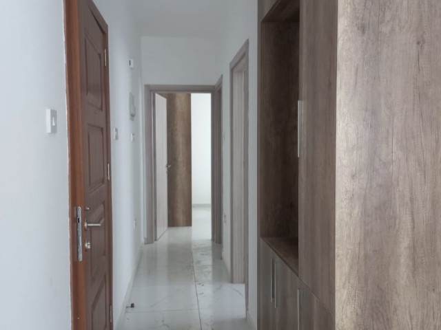 Küçükkaymaklı bölgesinde kiralık 2+1 asansörlü binada modern daire