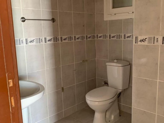 THE APARTMENT WITH ELEVATOR AND PARKING LOT (3+1) IN THE PERFECT LOCATION IN YENIŞEHIR IS IN A VERY GOOD CONDITION AND THE RENT IS GUARANTEED TO BE WAITING FOR THE LUCKY OWNER ** 