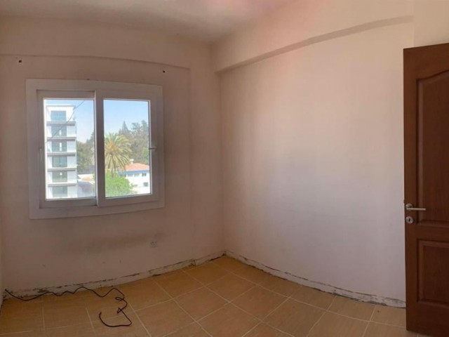 THE APARTMENT WITH ELEVATOR AND PARKING LOT (3+1) IN THE PERFECT LOCATION IN YENIŞEHIR IS IN A VERY GOOD CONDITION AND THE RENT IS GUARANTEED TO BE WAITING FOR THE LUCKY OWNER ** 