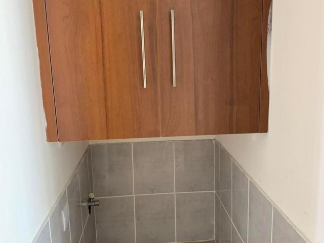 THE APARTMENT WITH ELEVATOR AND PARKING LOT (3+1) IN THE PERFECT LOCATION IN YENIŞEHIR IS IN A VERY GOOD CONDITION AND THE RENT IS GUARANTEED TO BE WAITING FOR THE LUCKY OWNER ** 