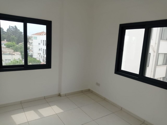 RENT-GUARANTEED APARTMENT IN A NEWLY FINISHED BUILDING WITH ELEVATOR AND PARKING LOT (2+1) IN THE PERFECT LOCATION IN YENIŞEHIR IS WAITING FOR THE LUCKY OWNER ** 