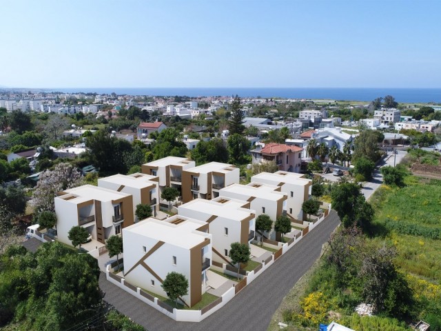 ALSANCAK, EINER DER SCHÖNSTEN GEGENDEN VON KYRENIA, IST AUCH FÜR DIEJENIGEN, DIE EINE GARANTIERTE FERIENVILLA MIT EINER GROßEN TERRASSE MIT HERRLICHEM MEER-UND BERGBLICK WOLLEN ** 