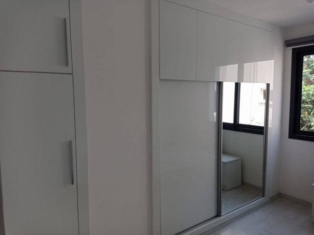 SPACIOUS SPACIOUS 90M2 (2+1) APARTMENT FOR RENT WITH ELEVATOR AND PARKING WITH FURNISHED TERRACE IN A NEW BUILDING IN AN EXCELLENT CENTRAL LOCATION. ** 